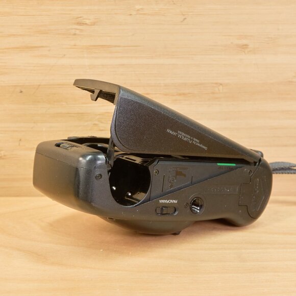 Fujifilm DL-95 Super Autofocus / 35mm Point and Shoot Film Camera / Tested - Picture 6 of 8